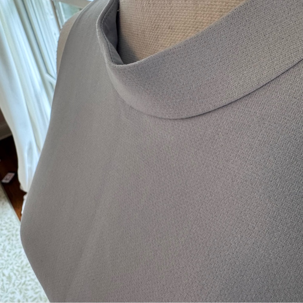 Shoshanna Mock Neck Sleeveless Scallop Hem Dress Light Blue Size 6 - Picture 2 of 9